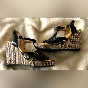 Antonio Melani 4” woven wedge sandal. Black, gold, silver straps. Size 7.